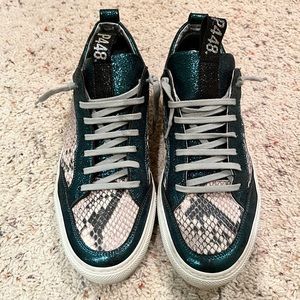 P448 sneakers sparkly green and snake skin print